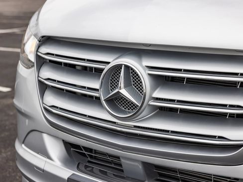 Used 2019 Mercedes-Benz Sprinter 170 w/ Premium Plus Package image 61
