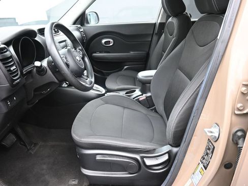 Used 2014 Kia Soul FWD image 19
