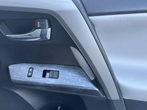 Used 2017 Toyota RAV4 Platinum image 20