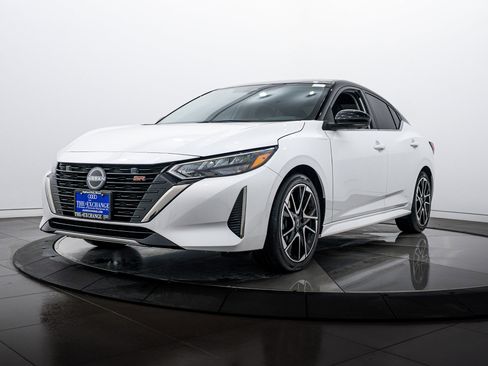 Used 2024 Nissan Sentra SR w/ SR Premium Package image 7