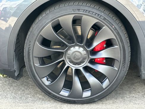 Used 2022 Tesla Model Y Performance AWD/4WD image 23