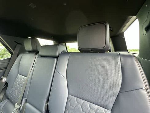 Used 2025 Toyota 4Runner 4WD image 17