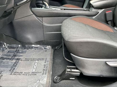 Used 2021 Nissan Kicks SR w/ Interior Electronics Package image 16