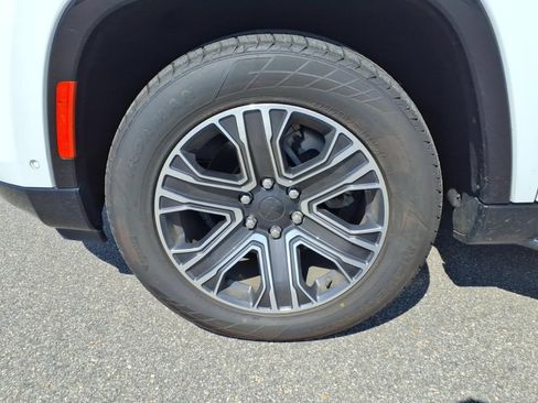 Used 2024 Jeep Wagoneer Series II w/ Flexible Seating Group AWD/4WD image 10