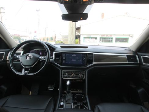 Used 2019 Volkswagen Atlas SEL R-Line FWD image 13