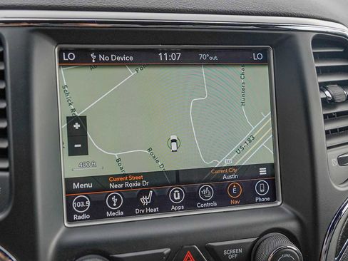 Used 2018 Jeep Grand Cherokee Limited image 16