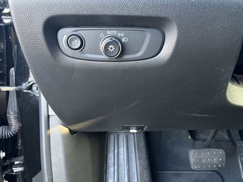 Certified 2023 Chevrolet Traverse LT image 17