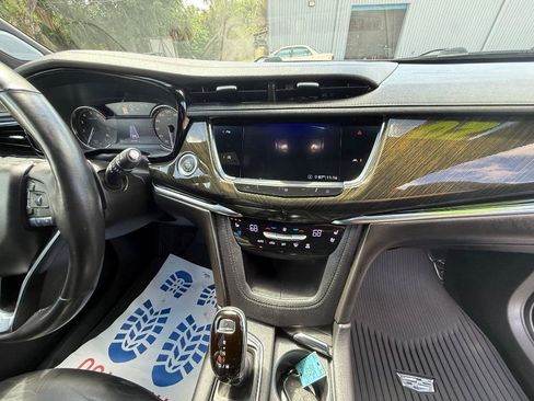 Used 2020 Cadillac XT6 Premium Luxury FWD image 11