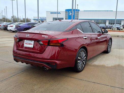 Used 2024 Nissan Altima 2.5 SV w/ SV Premium Package image 7