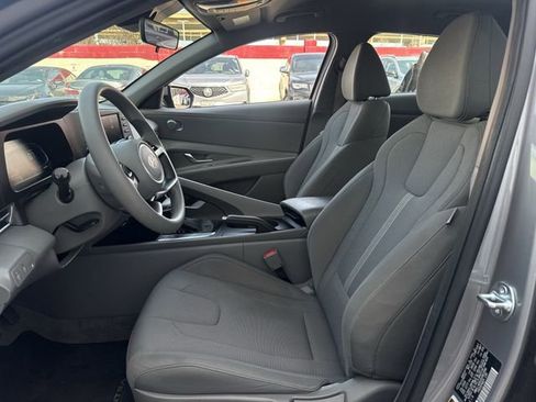 Used 2025 Hyundai Elantra SE image 20