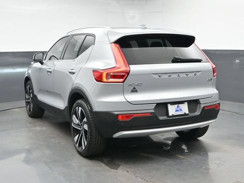 Used 2024 Volvo XC40 B5 Plus w/ Protection Package Premier AWD/4WD image 8