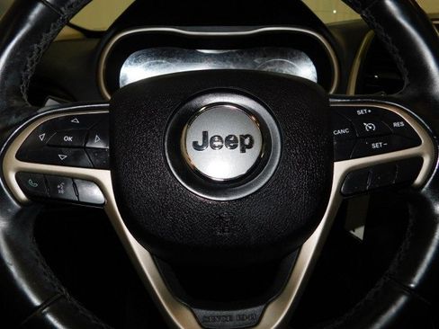 Used 2016 Jeep Cherokee 75th Anniversary image 29