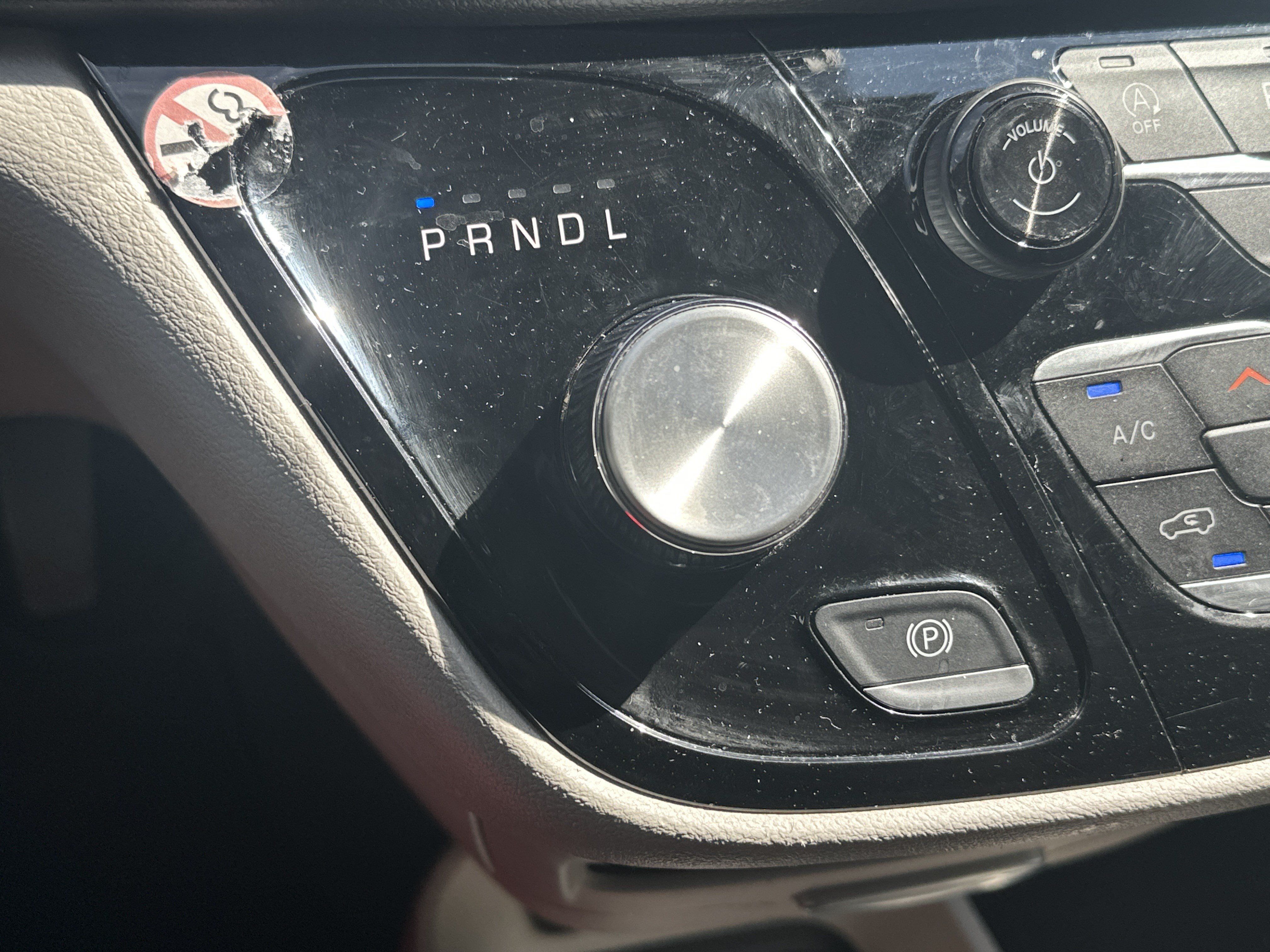 Used 2023 Chrysler Pacifica Touring-L FWD image 24
