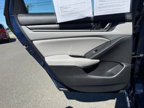 Used 2020 Honda Accord EX image 19