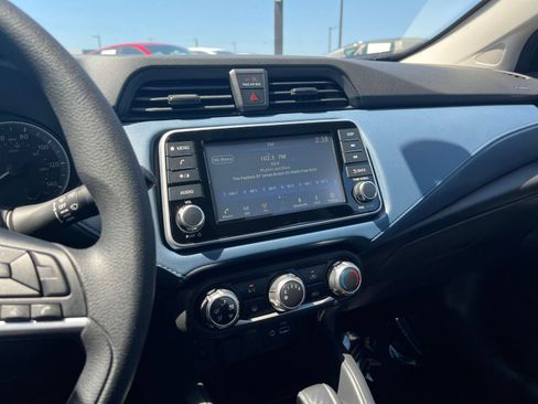 Used 2025 Nissan Versa SV FWD image 17