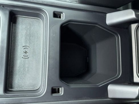 Used 2024 Land Rover Defender 110 S image 33