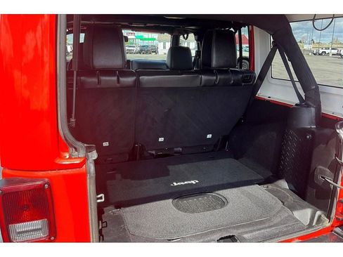 Used 2015 Jeep Wrangler Unlimited Sahara w/ Dual Top Group AWD/4WD image 11