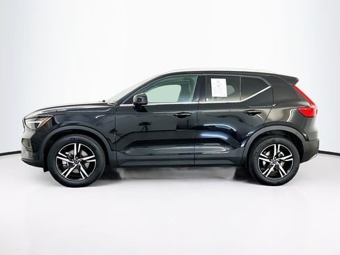 Used 2025 Volvo XC40 B5 Core AWD/4WD image 4