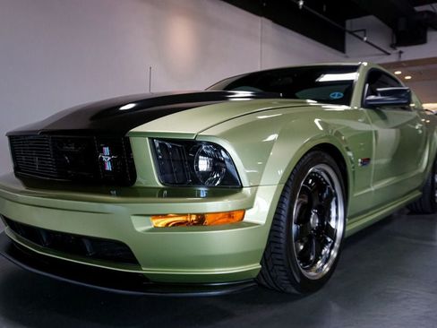 Used 2005 Ford Mustang GT RWD image 59