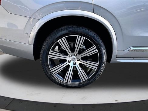 Used 2024 Volvo XC90 B5 Plus image 36