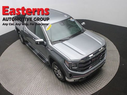 Used 2024 GMC Sierra 1500 SLT image 3