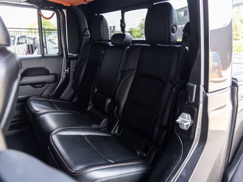 Used 2021 Jeep Gladiator Mojave AWD/4WD image 34