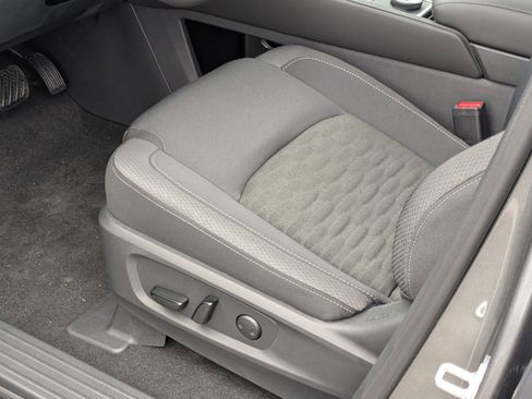 New 2025 Nissan Pathfinder SV w/ SV Premium Package image 4