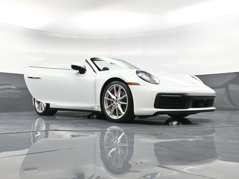 Certified 2020 Porsche 911 Carrera 4S AWD/4WD image 40