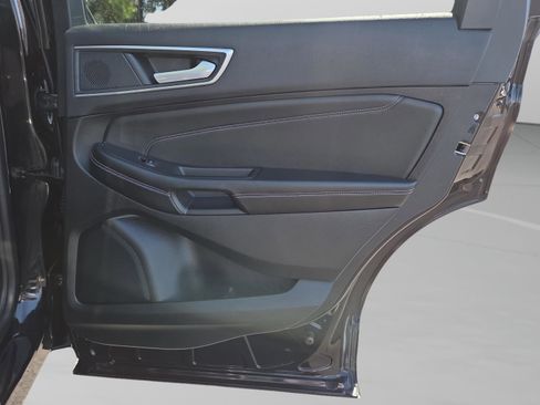 Used 2024 Ford Edge Titanium image 35