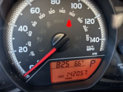 Used 2016 Toyota Yaris LE image 8