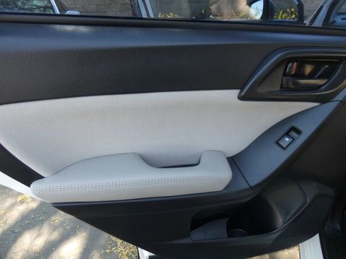 Used 2016 Subaru Forester 2.5i w/ Alloy Wheel Package image 41