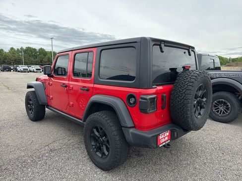 Used 2020 Jeep Wrangler Unlimited Sport AWD/4WD image 2