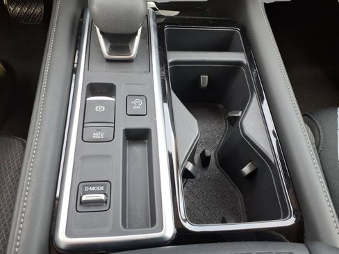 Used 2025 Nissan Pathfinder SV w/ SV Premium Package FWD image 23