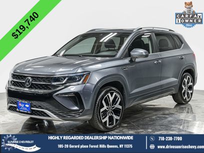 Used 2022 Volkswagen Taos SEL w/ Panoramic Sunroof Package