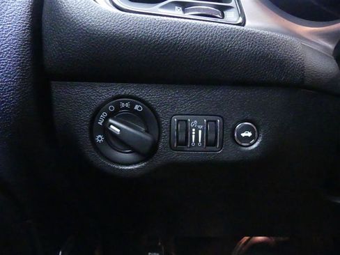 Used 2023 Dodge Challenger SXT RWD image 19