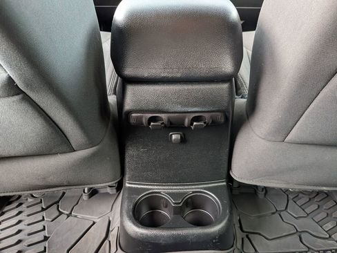 Used 2017 Jeep Wrangler Unlimited Sport AWD/4WD image 28