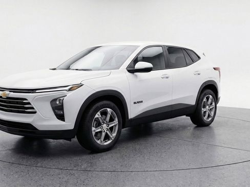 Used 2025 Chevrolet Blazer LT image 3