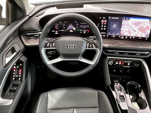 Used 2025 Audi Q5 Premium Plus w/ Premium Plus AWD/4WD image 6