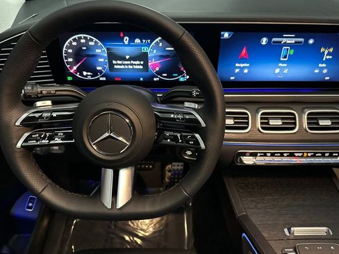 Used 2026 Mercedes-Benz GLS 450 450 image 26