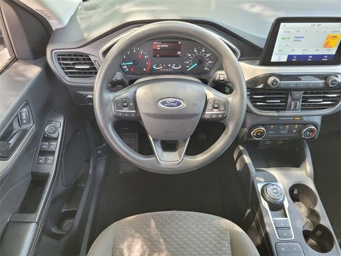 Used 2022 Ford Escape SE image 11