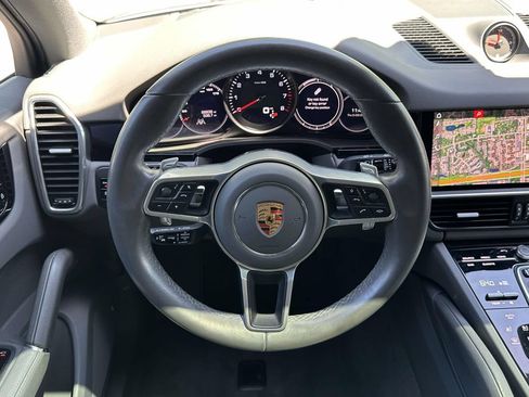 Used 2020 Porsche Cayenne AWD/4WD image 16
