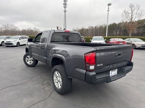 Used 2019 Toyota Tacoma SR image 7