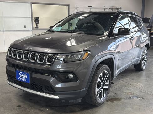 Used 2023 Jeep Compass Limited AWD/4WD image 3