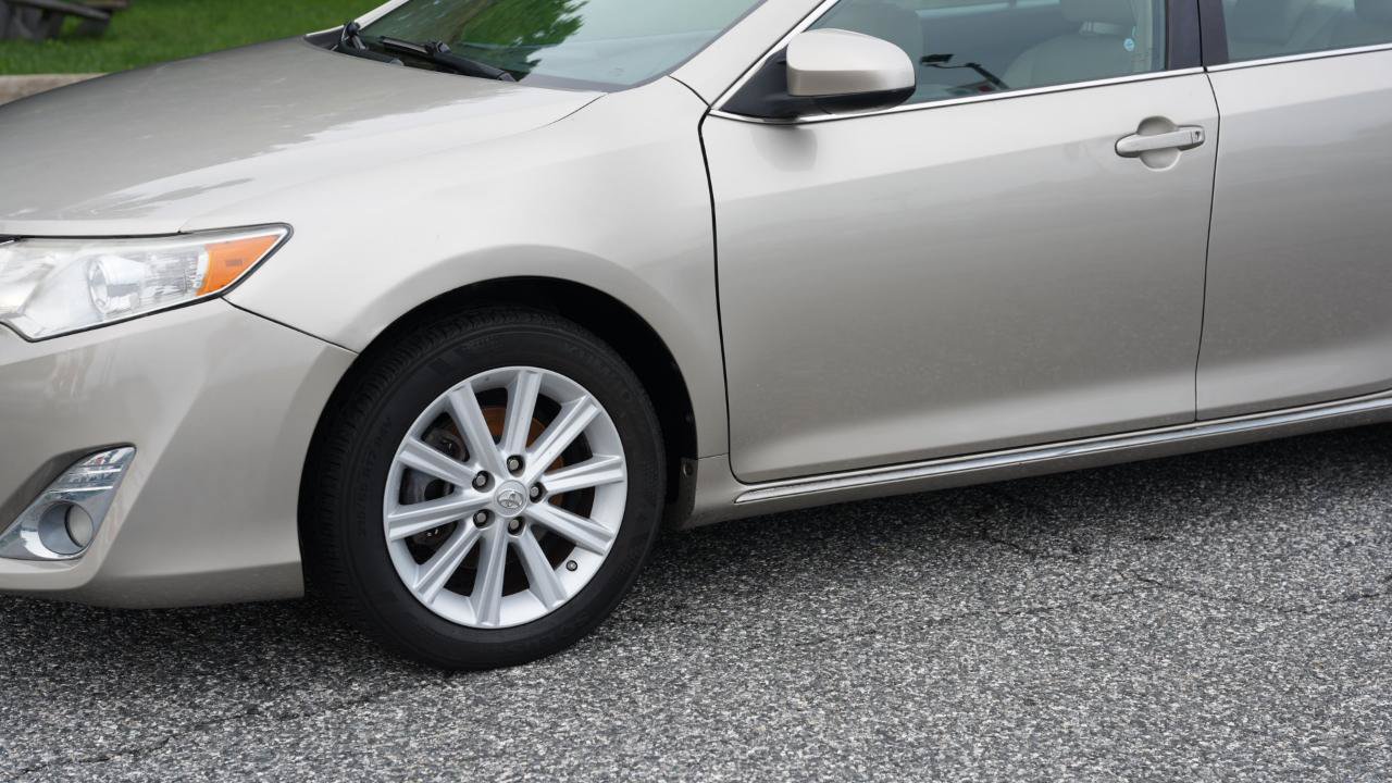 Used 2014 Toyota Camry XLE FWD image 9