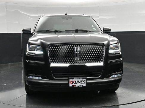 Used 2024 Lincoln Navigator Premiere AWD/4WD image 6