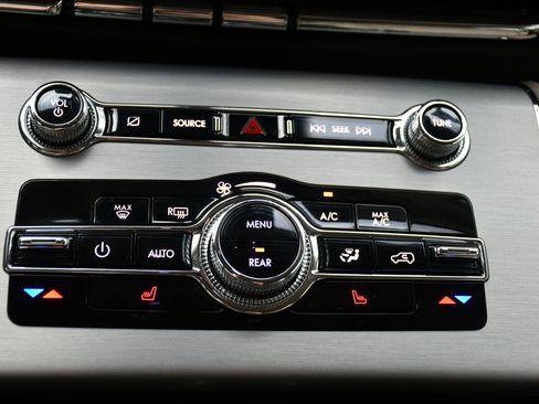 Used 2021 Lincoln Aviator Standard image 12