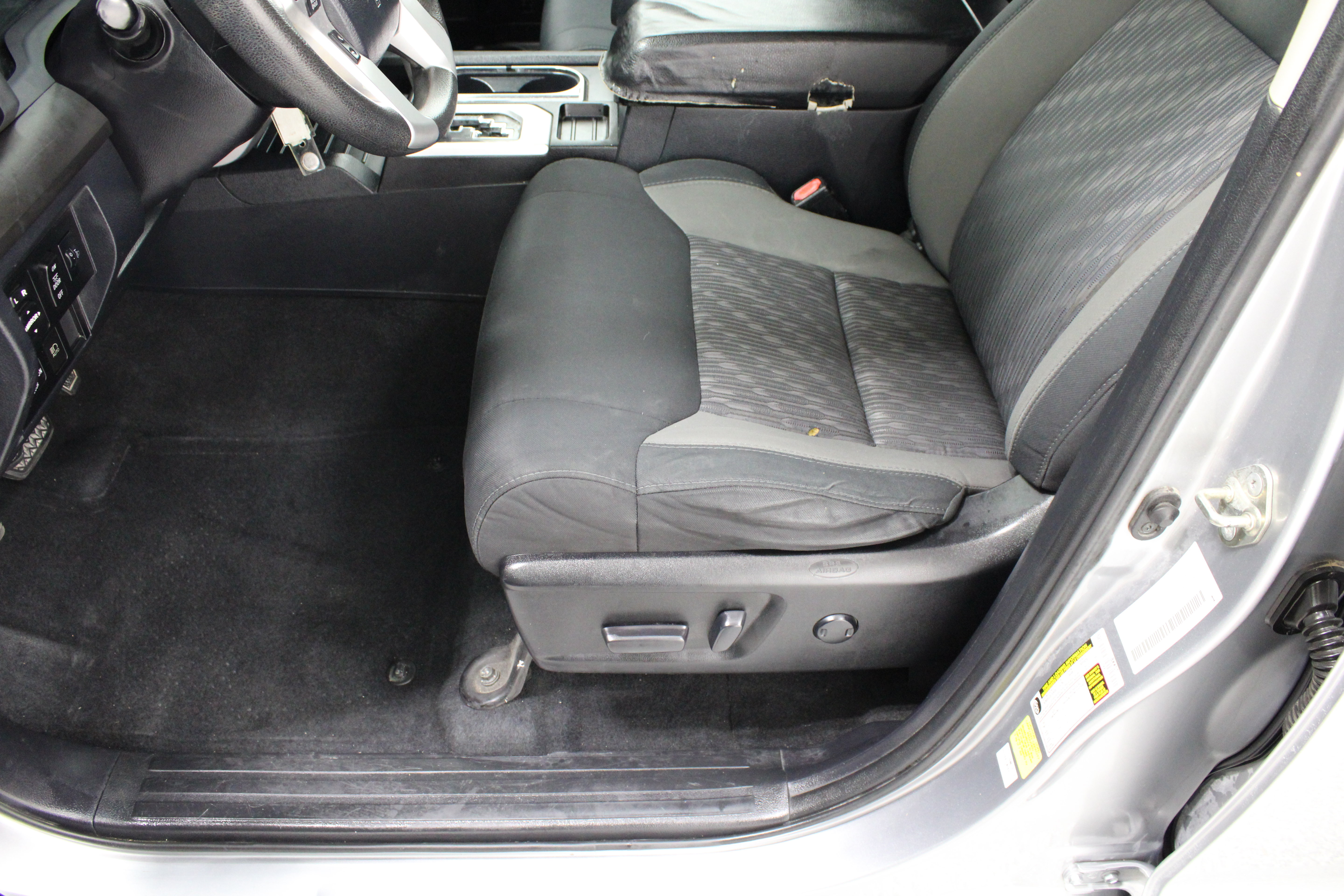Used 2020 Toyota Tundra SR5 w/ SR5 Upgrade Package RWD image 16