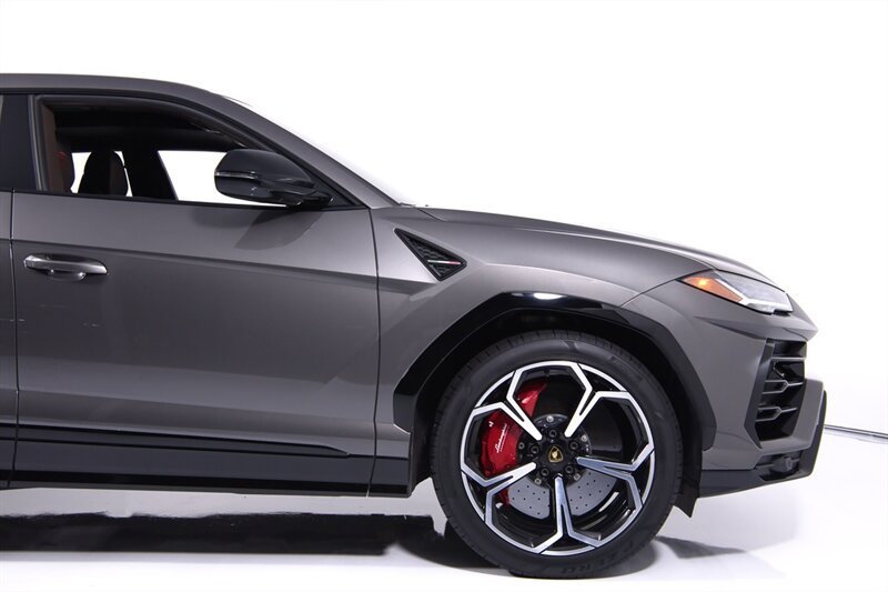 Used 2021 Lamborghini Urus AWD/4WD image 15