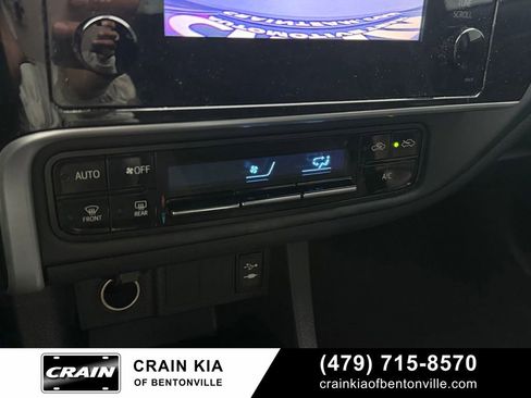 Used 2019 Toyota Corolla LE FWD image 17