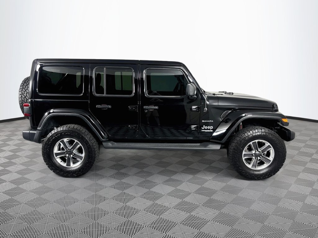 Used 2020 Jeep Wrangler Unlimited Sahara w/ LED Lighting Group AWD/4WD image 8
